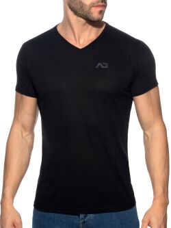 �������� "Basic V-Neck T-Shirt - Black" 